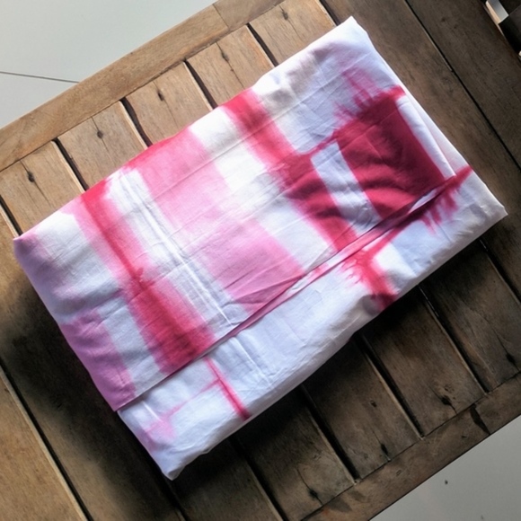 Bali - pink & white authentic batik sarong, handmade, cotton - Picture 3 of 3
